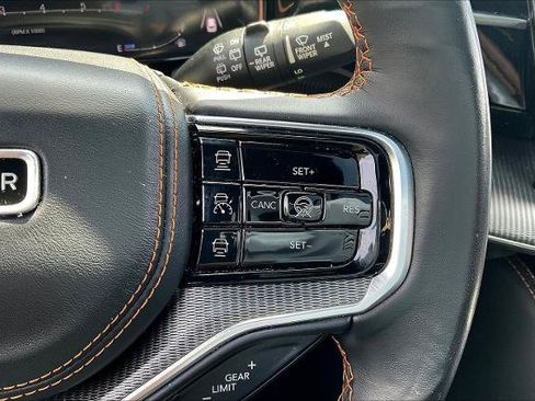 Used 2023 Jeep Grand Wagoneer Series III w/ Rear Seat Video Group 1 AWD/4WD image 12