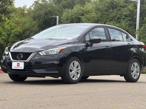 Used 2020 Nissan Versa S FWD image 8