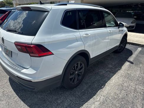 Used 2024 Volkswagen Tiguan SE FWD image 12