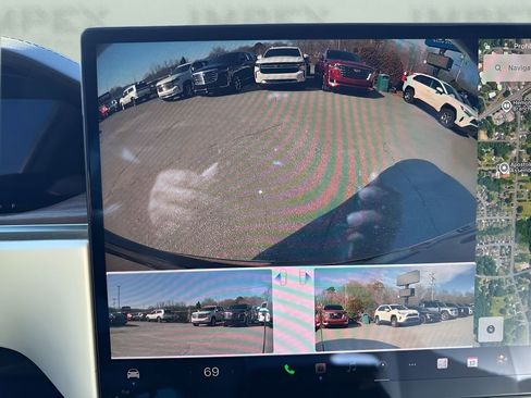 Used 2023 Tesla Model X image 21