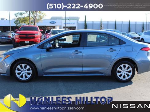 Used 2025 Toyota Corolla LE image 2