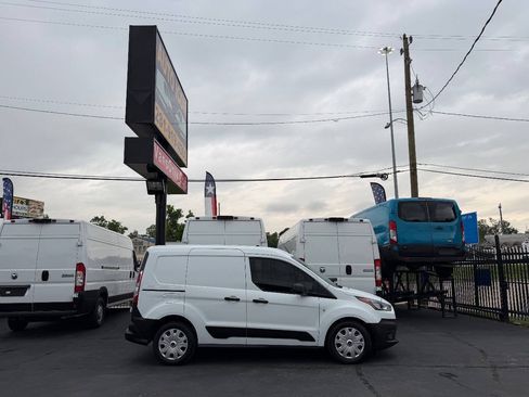 Used 2023 Ford Transit Connect XL FWD image 4