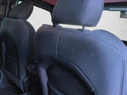 Used 2020 Jeep Gladiator Sport image 19