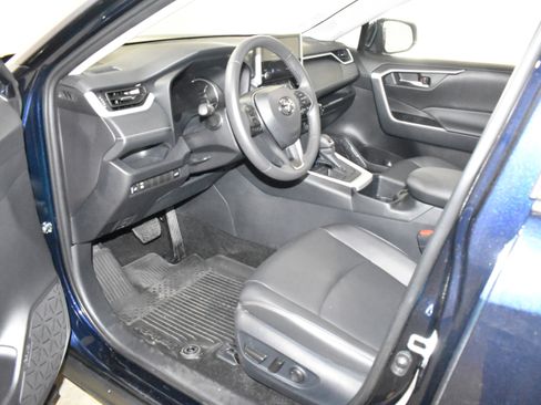 Used 2025 Toyota RAV4 XLE Premium FWD image 21