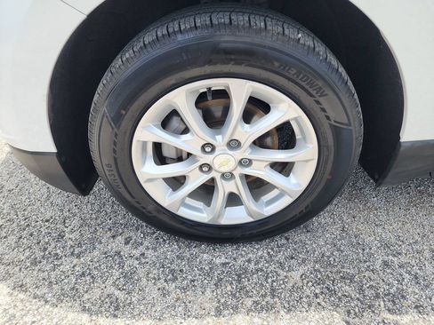 Used 2021 Chevrolet Equinox LS FWD image 12