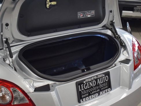 Used 2008 Chrysler Crossfire Limited image 40