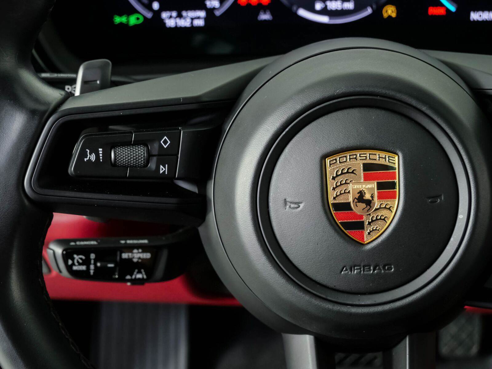 Used 2024 Porsche Cayenne Coupe AWD/4WD image 10