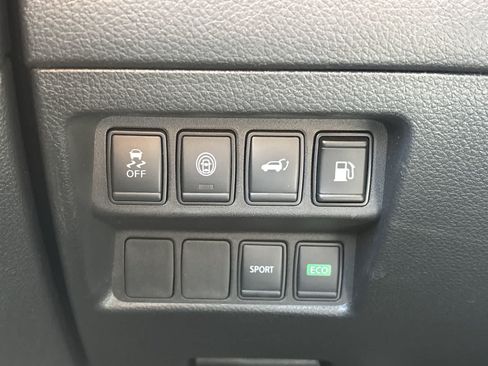 Used 2019 Nissan Rogue SV FWD image 13