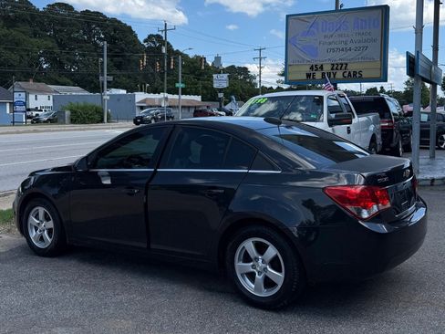 Used 2016 Chevrolet Cruze LT FWD image 2