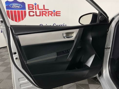 Used 2018 Toyota Corolla LE w/ LE Premium Package image 12