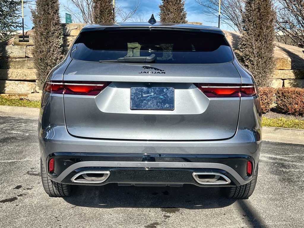Used 2025 Jaguar F-PACE R-Dynamic S AWD/4WD image 4