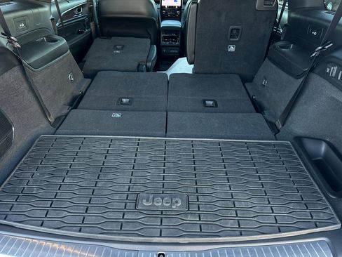 Used 2022 Jeep Grand Cherokee L Overland w/ Advanced Protech Group III image 15