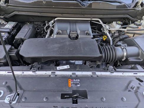 Used 2025 Chevrolet Colorado ZR2 w/ Midnight Edition image 25