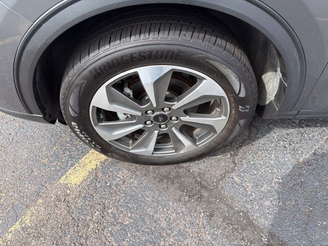 Certified 2025 Ford Escape Platinum AWD/4WD image 12