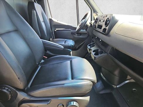 Used 2022 Mercedes-Benz Sprinter 2500 image 24