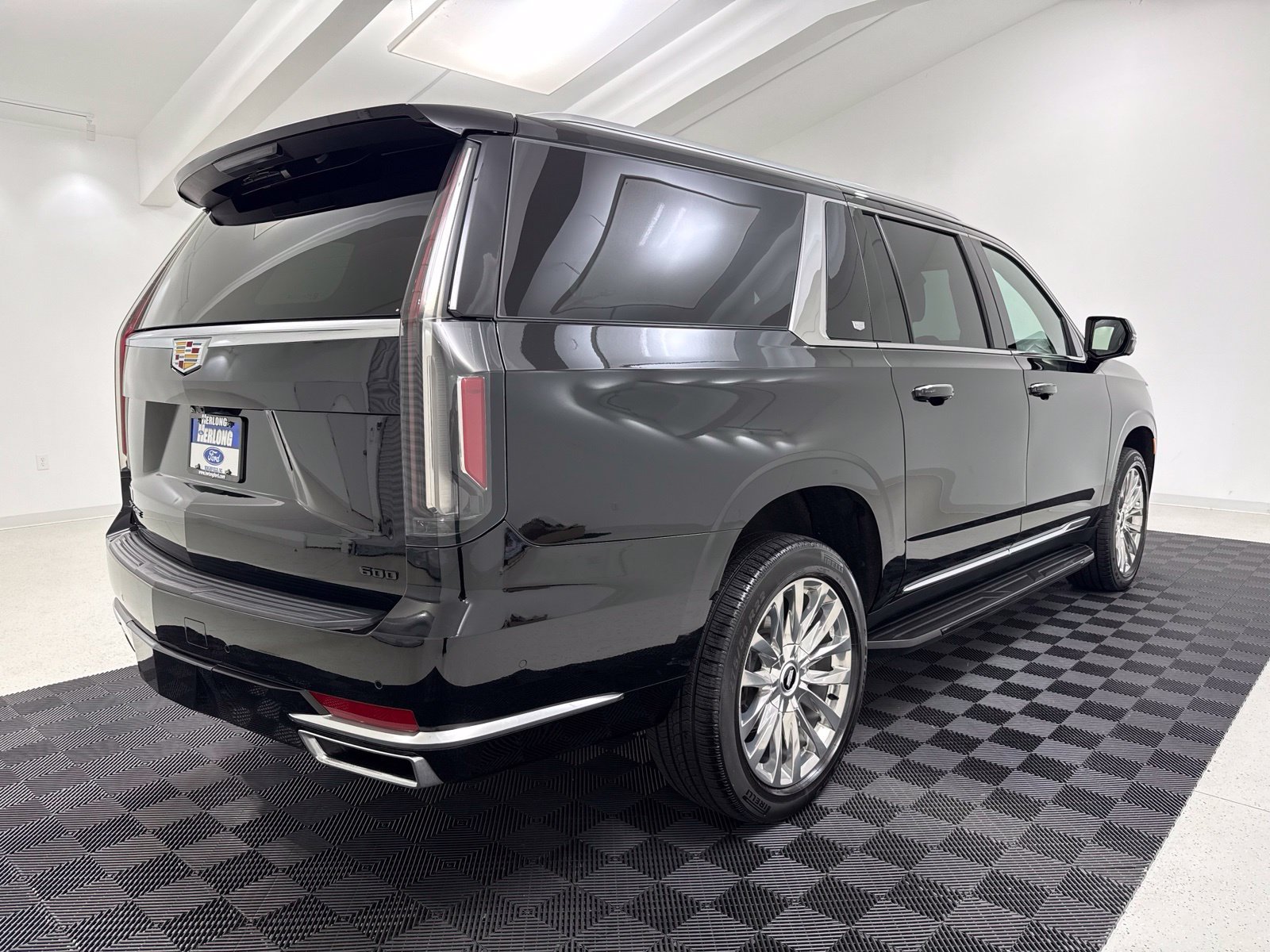Used 2021 Cadillac Escalade ESV Premium Luxury AWD/4WD image 7