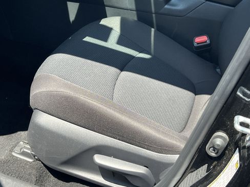 Used 2025 Toyota RAV4 LE AWD/4WD image 11