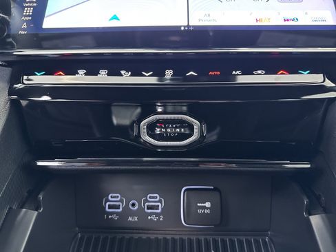 New 2026 Jeep Grand Cherokee Altitude image 25