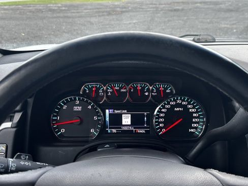 Used 2017 GMC Yukon SLT image 12