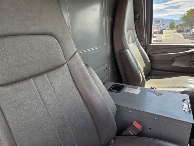 Used 2015 Chevrolet Express 3500 Extended RWD image 6