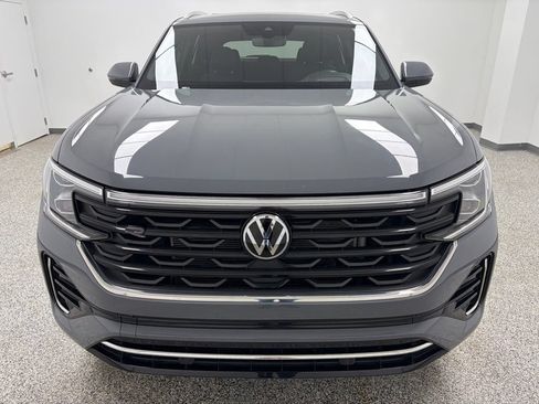 Used 2024 Volkswagen Atlas Cross Sport SEL R-Line AWD/4WD image 2