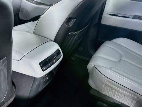 Used 2025 Hyundai Palisade SEL FWD image 27