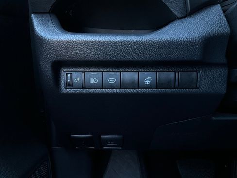 Used 2025 Toyota RAV4 XLE image 22