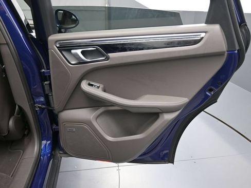 Certified 2026 Porsche Macan AWD/4WD image 25