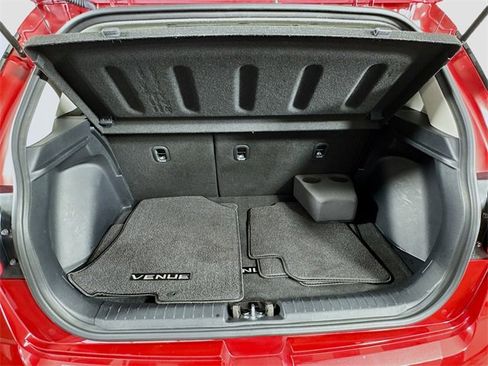 Used 2025 Hyundai Venue Limited image 27