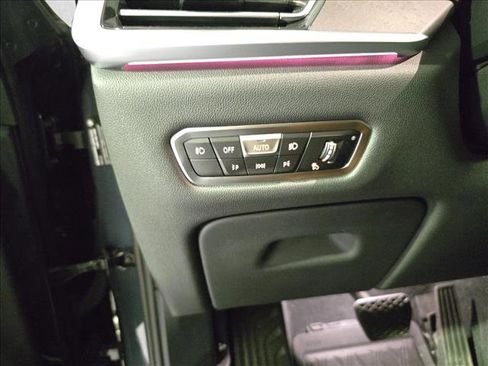 Used 2022 BMW X7 xDrive40i w/ Premium Package image 27