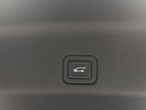 Used 2024 GMC Yukon AT4 image 7