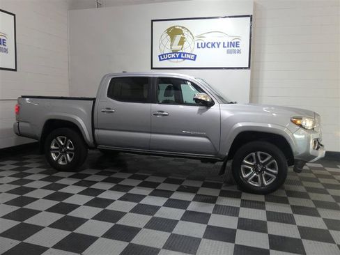 Used 2019 Toyota Tacoma Limited AWD/4WD image 6