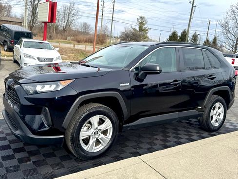 Used 2019 Toyota RAV4 LE image 7