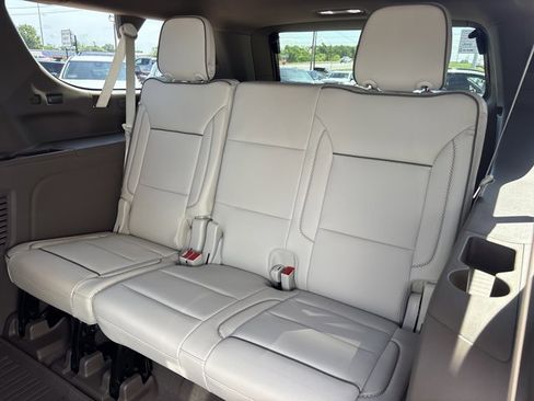 New 2026 GMC Yukon XL Denali w/ Denali Reserve Package AWD/4WD image 17