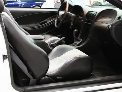 Used 2004 Ford Mustang Cobra RWD image 19