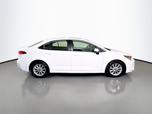 Used 2022 Toyota Corolla XLE FWD image 11