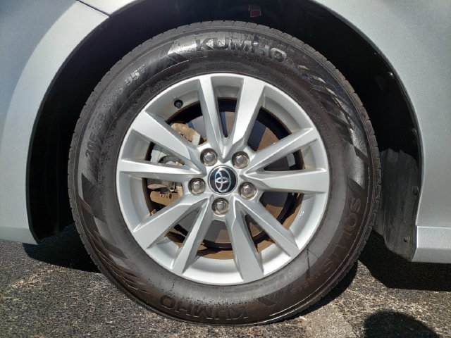 Used 2025 Toyota Camry LE FWD image 33
