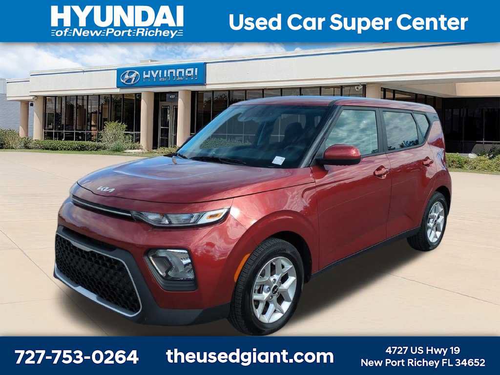 Used 2022 Kia Soul LX w/ Technology Package FWD image 1