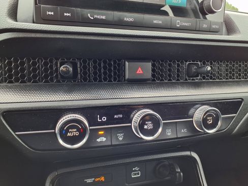Used 2025 Honda CR-V LX image 7