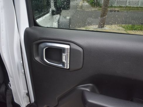 Used 2025 Jeep Wrangler Unlimited Sport AWD/4WD image 20