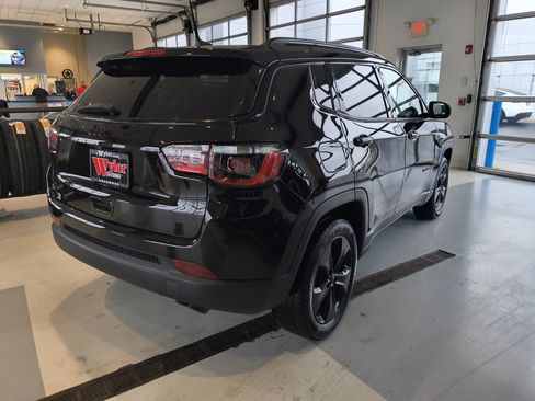 Used 2021 Jeep Compass Latitude image 4