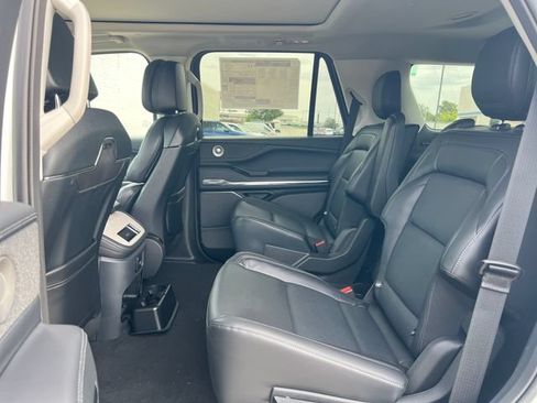 New 2027 Lincoln Navigator Reserve AWD/4WD image 30