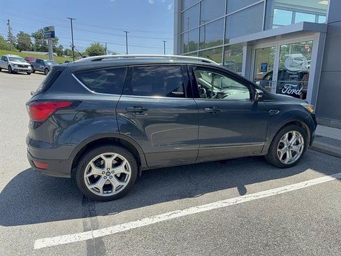 Used 2019 Ford Escape Titanium AWD/4WD image 3