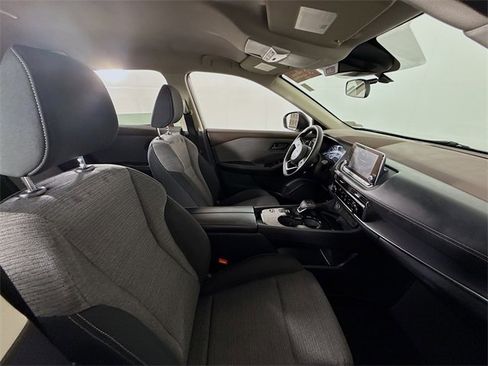 Certified 2021 Nissan Rogue S image 25