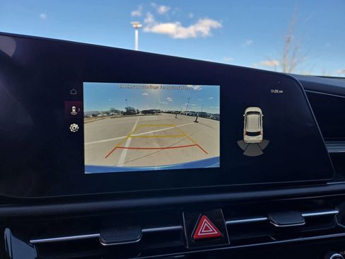 Certified 2023 Kia Niro EX image 28