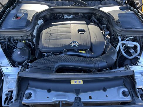 Used 2021 Mercedes-Benz GLC 300 4MATIC image 36