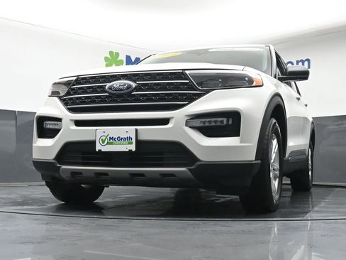 Used 2023 Ford Explorer XLT w/ Equipment Group 202A image 6