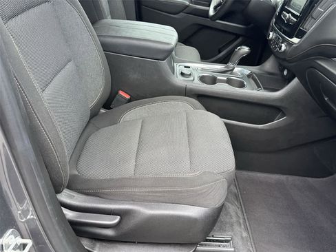 Used 2018 Chevrolet Traverse LS AWD/4WD image 16