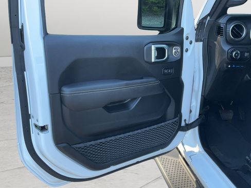 Used 2023 Jeep Wrangler Unlimited Sahara w/ Dual Top Group AWD/4WD image 11