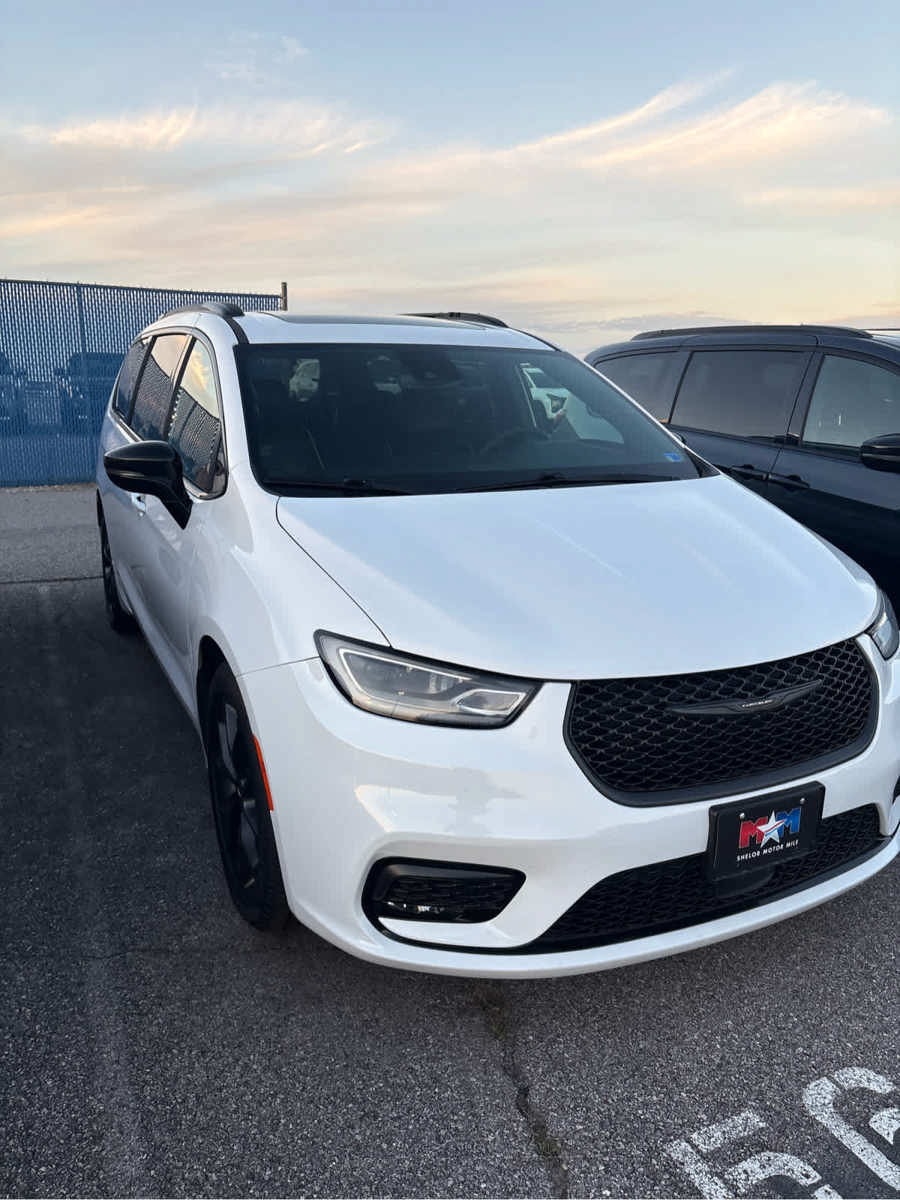 Used 2025 Chrysler Pacifica Limited FWD image 23